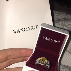 Sunflower/Daisy flower Ring with Yellow Gemstone